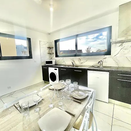 Design, New Studio, Air Conditioning, Parking