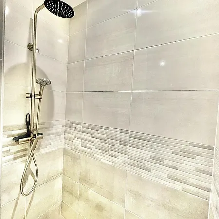 아파트 Design, New Studio, Air Conditioning, Parking