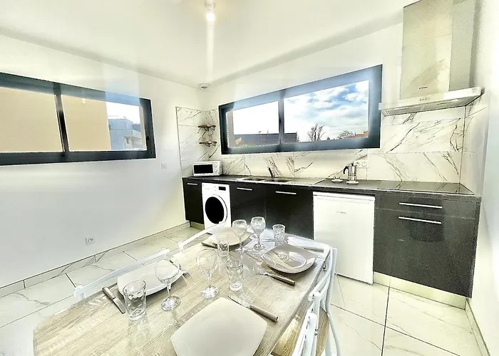 Design, New Studio, Air Conditioning, Parking