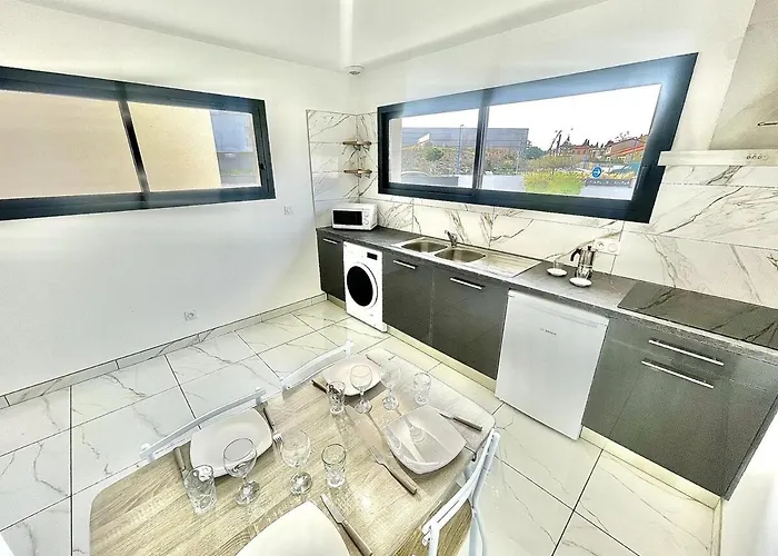 Design, New Studio, Air Conditioning, Parking